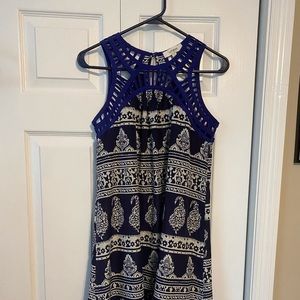Umgee dress size small sleeveless blue and white